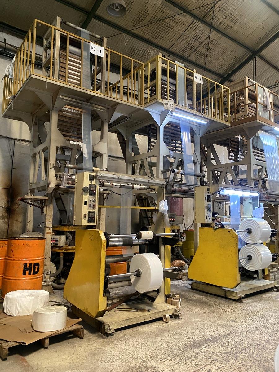 Lantai produksi polyta